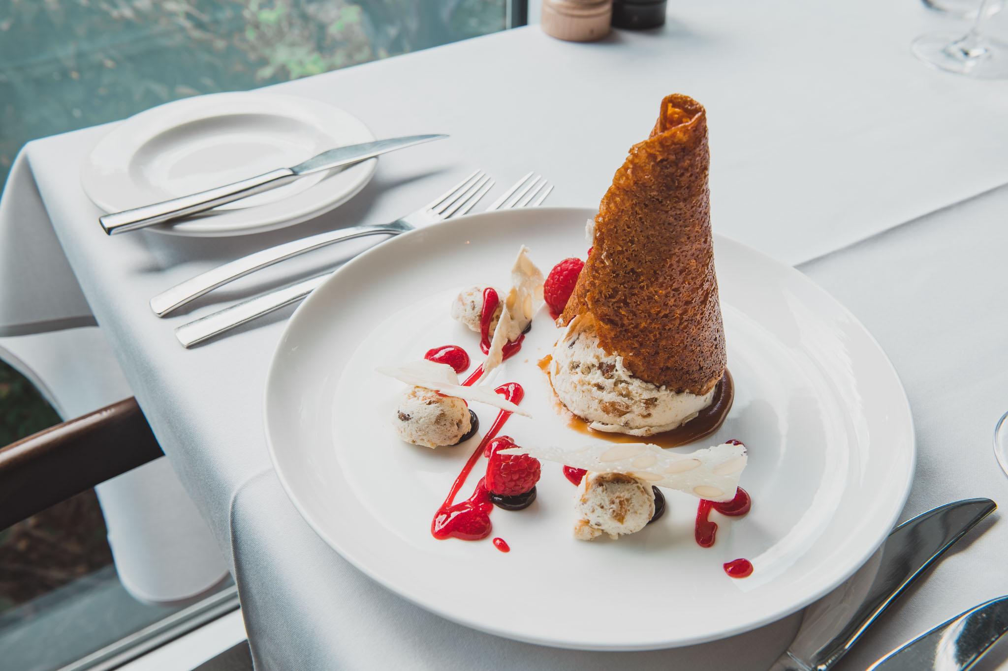 The Point Brisbane Hotel Экстерьер фото A dessert at the restaurant