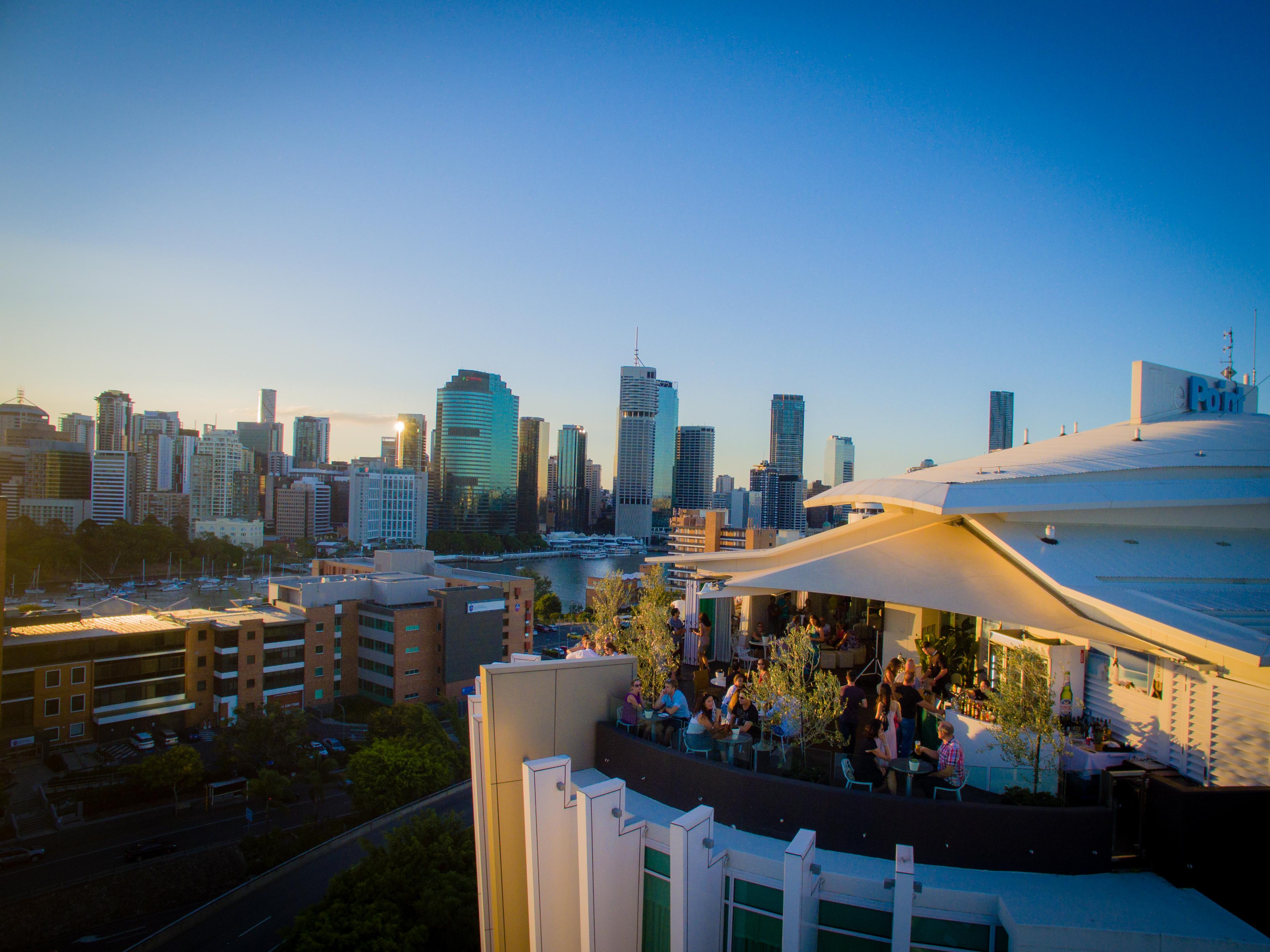 The Point Brisbane Hotel Экстерьер фото View of the Brisbane CBD from the rooftop of the UQ Union