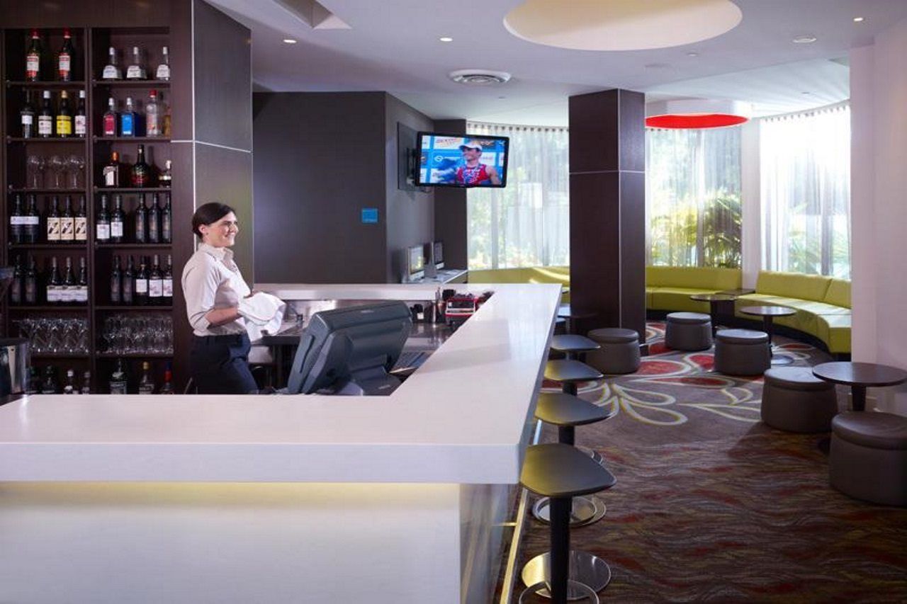 The Point Brisbane Hotel Экстерьер фото The bar at the hotel