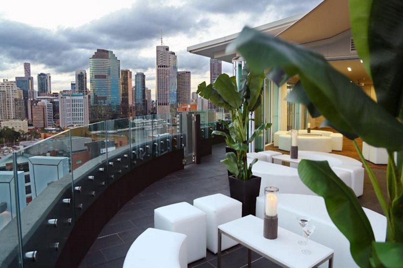 The Point Brisbane Hotel Экстерьер фото The rooftop bar at the Standard East Village